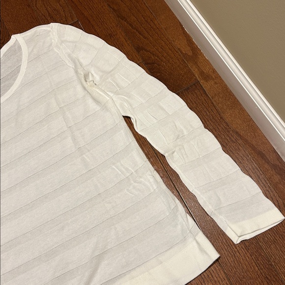 Ladies size XL lightweight white long sleeve Ann Taylor pullover sweater - Picture 3 of 12